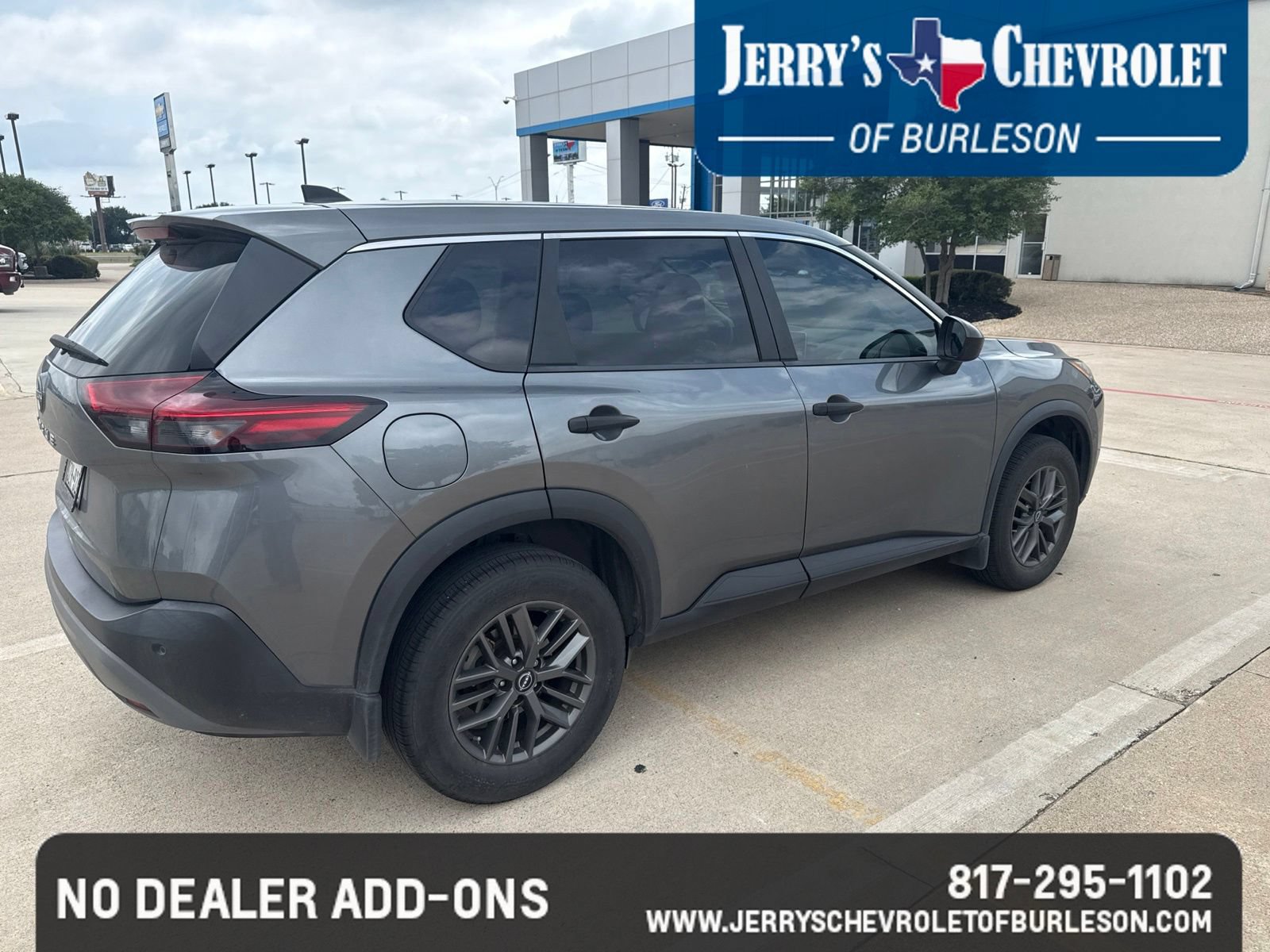 Used 2023 Nissan Rogue S FWD image 5