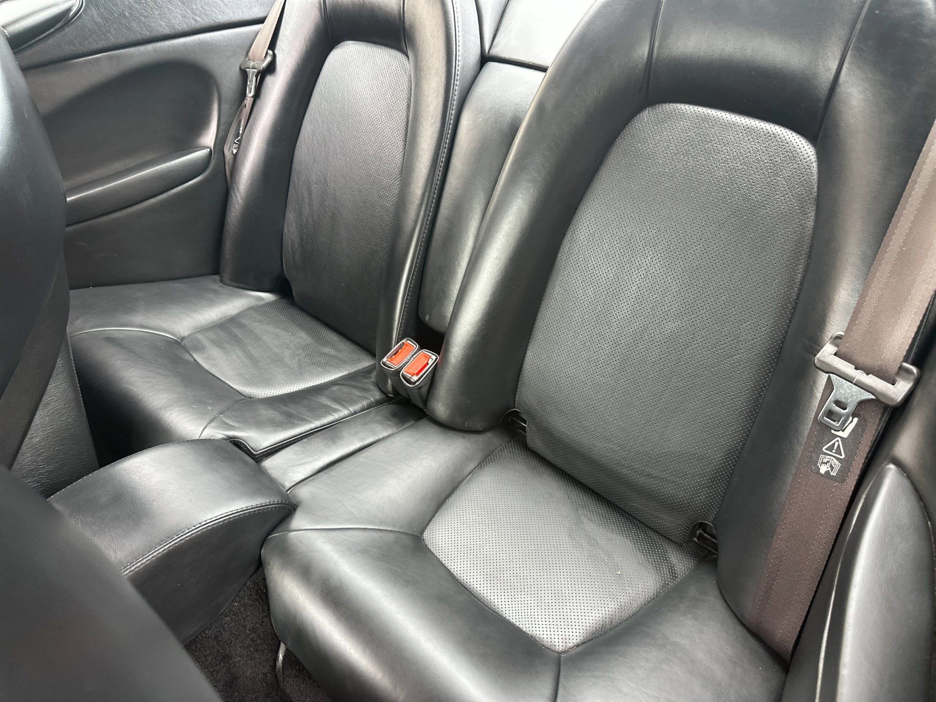 Used 2005 Aston Martin Vanquish S image 15