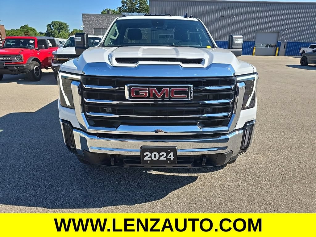 Used 2024 GMC Sierra 3500 SLE w/ SLE Convenience Package AWD/4WD image 2