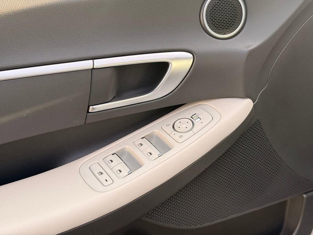 Used 2023 Hyundai Sonata SE image 22