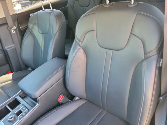 Used 2025 Kia Sorento EX AWD/4WD image 14