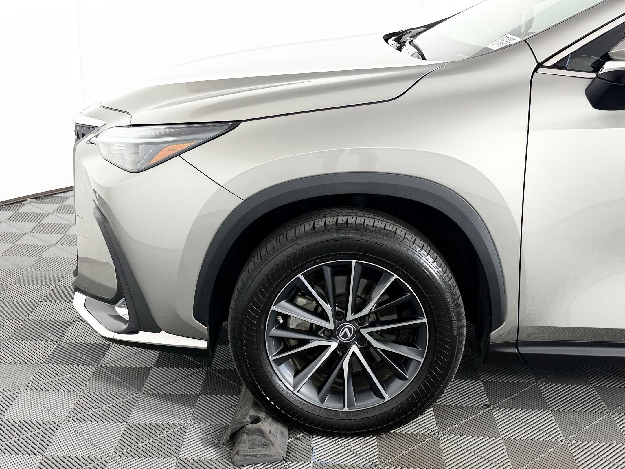 Used 2023 Lexus NX 350 AWD image 11
