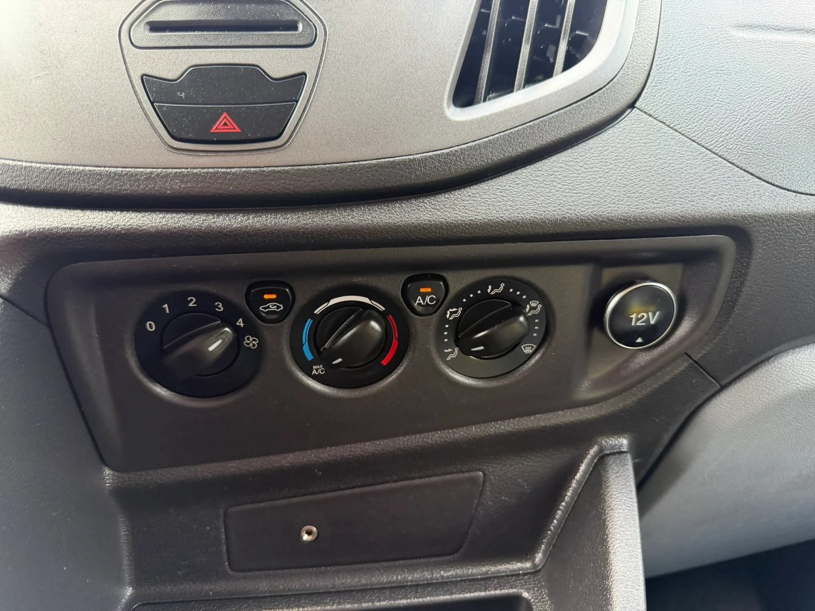 Used 2019 Ford Transit 350 XL RWD image 21