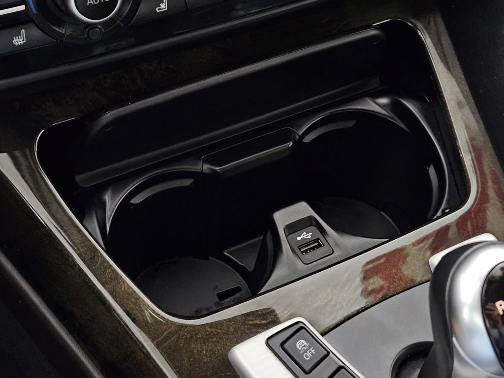 Used 2017 BMW M6 Convertible RWD image 17