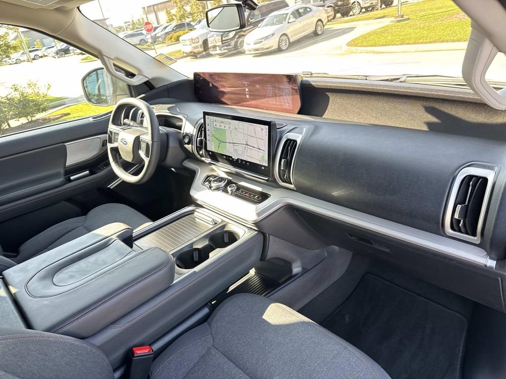 Used 2025 Ford Expedition Max Active image 14