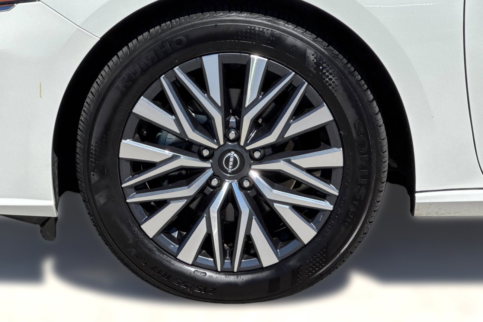 Used 2025 Nissan Altima 2.5 SV image 10