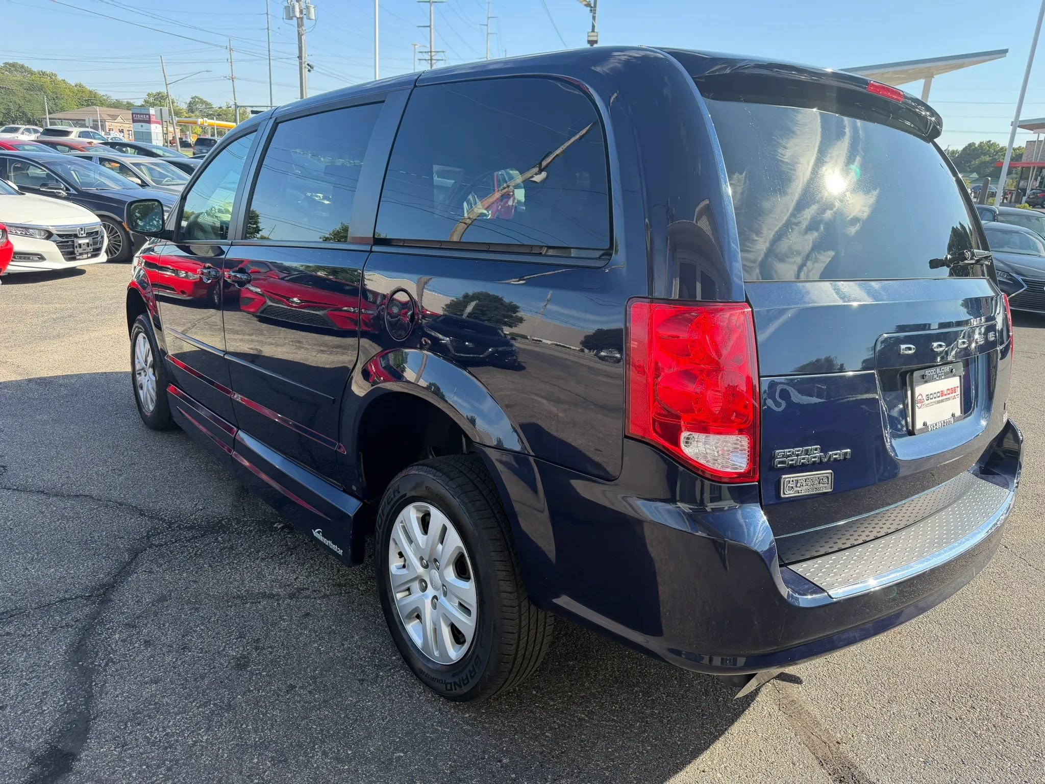 Used 2014 Dodge Grand Caravan SE w/ Quick Order Package 29E SE FWD image 3