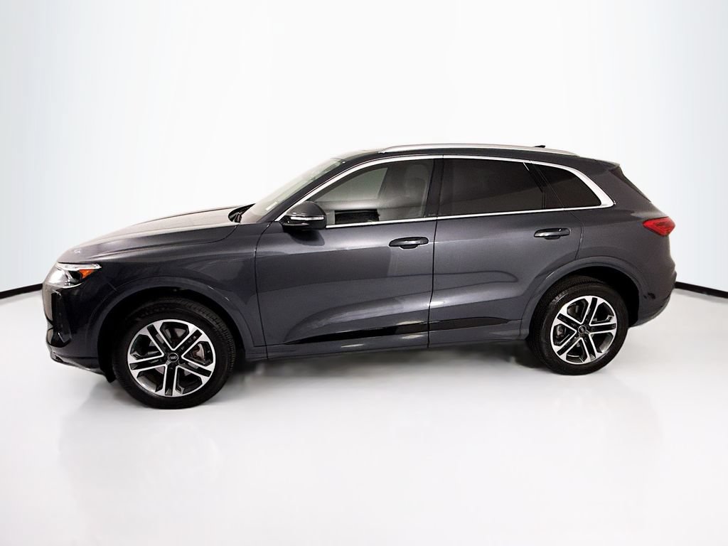 Certified 2025 Audi Q5 Premium w/ Premium Plus AWD/4WD image 8