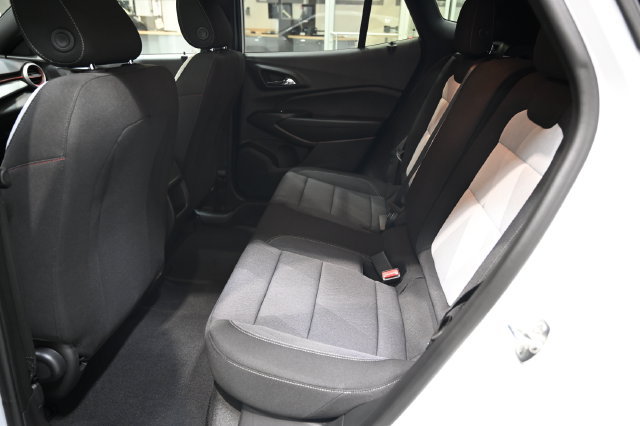 New 2026 Chevrolet Trax RS w/ Sunroof Package FWD image 11