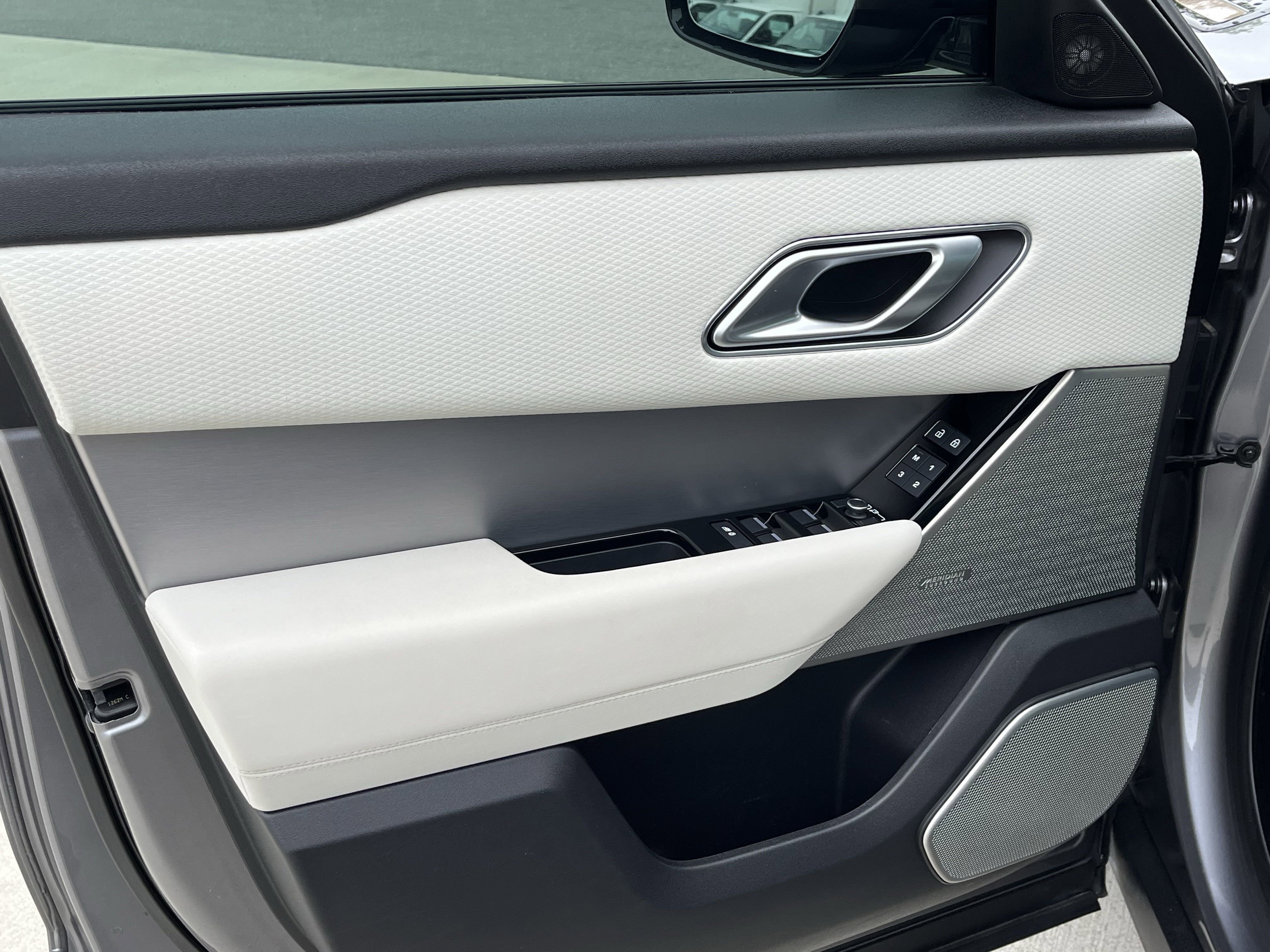 Certified 2023 Land Rover Range Rover Velar R-Dynamic S image 14