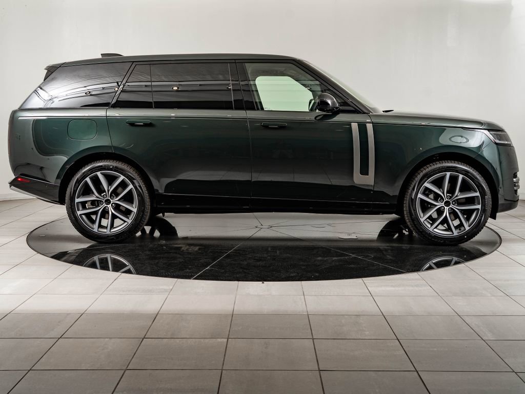 New 2026 Land Rover Range Rover Long Wheelbase SE AWD/4WD image 11