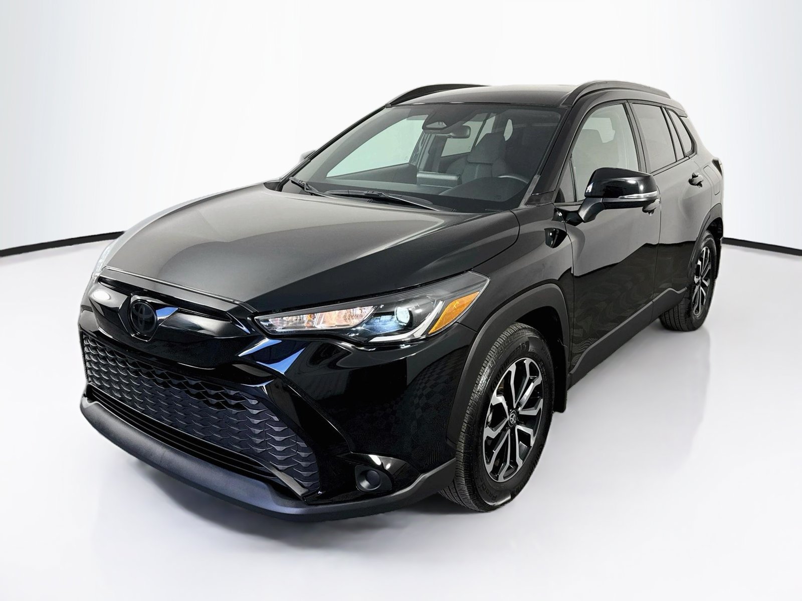 Certified 2025 Toyota Corolla Cross AWD Hybrid image 3