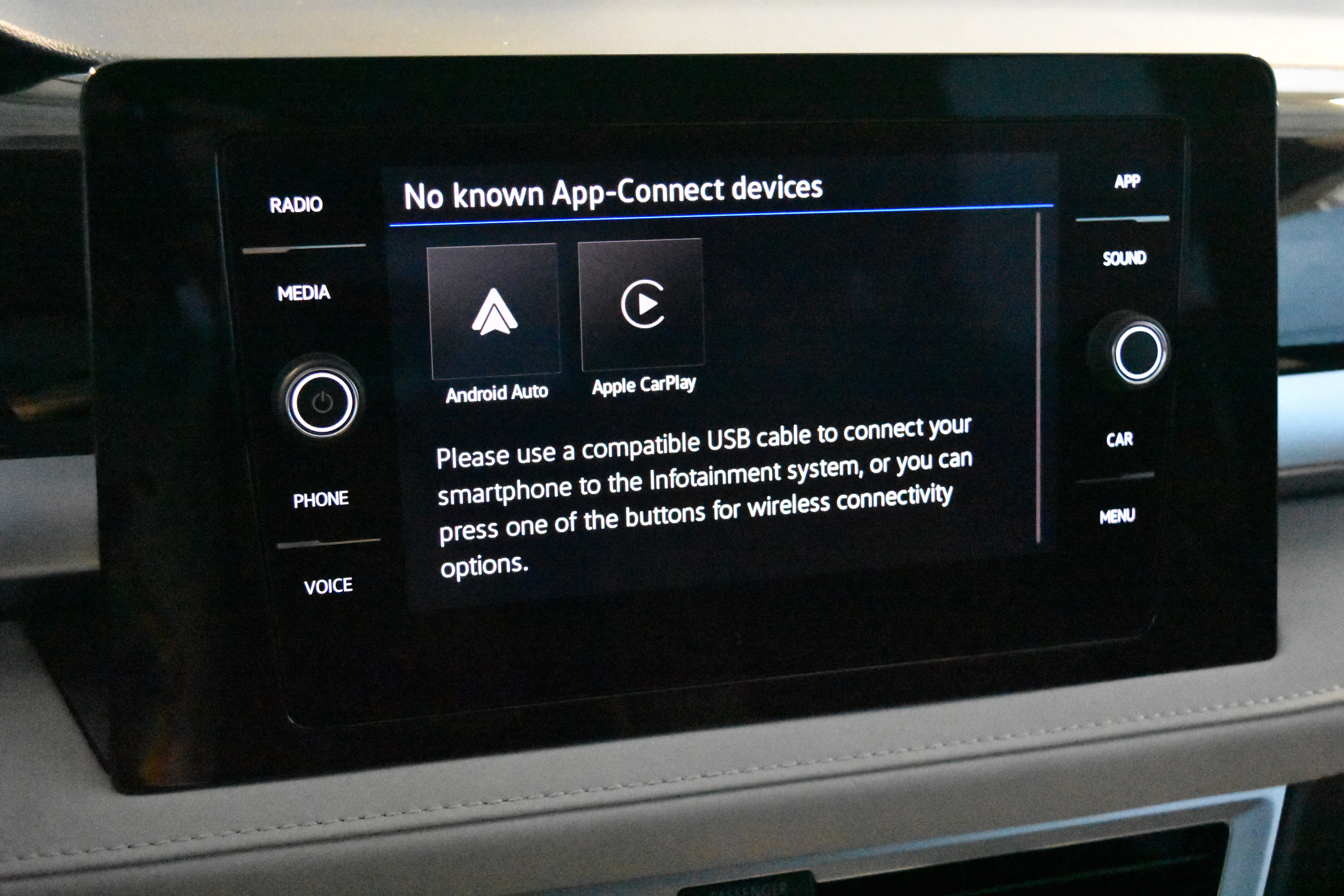 New 2025 Volkswagen Taos SE image 8