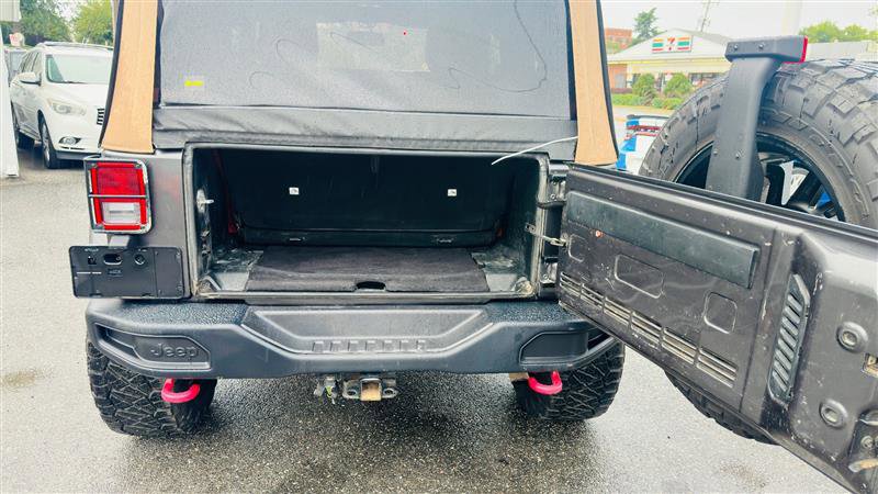 Used 2018 Jeep Wrangler Rubicon AWD/4WD image 22