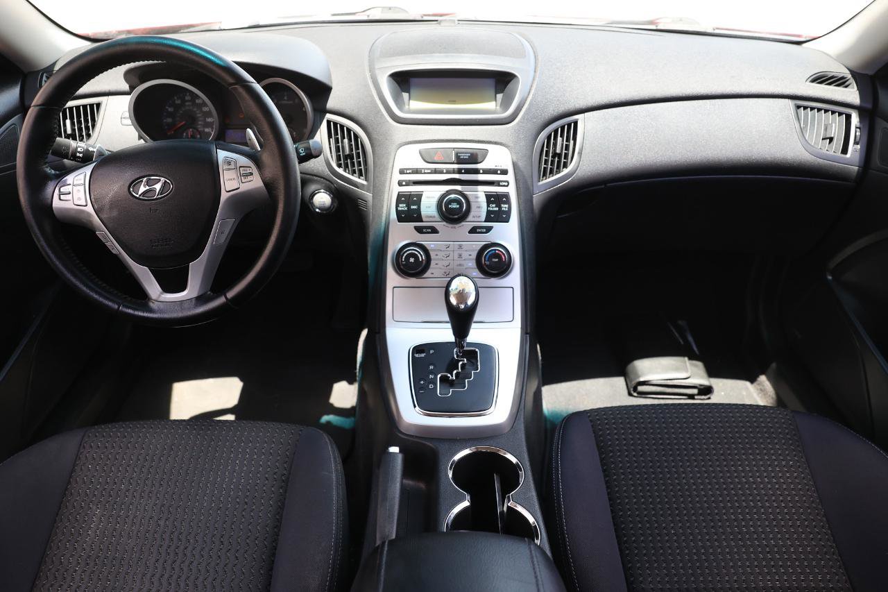 Used 2010 Hyundai Genesis 2.0T RWD image 2