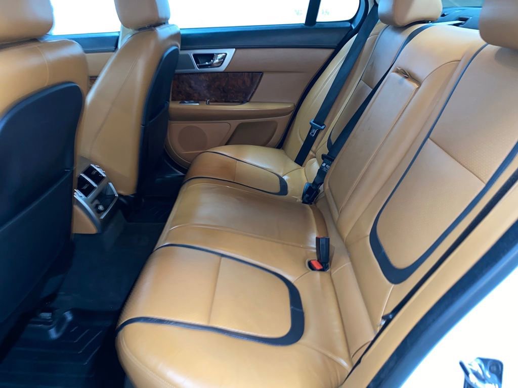 Used 2015 Jaguar XF Sport image 13