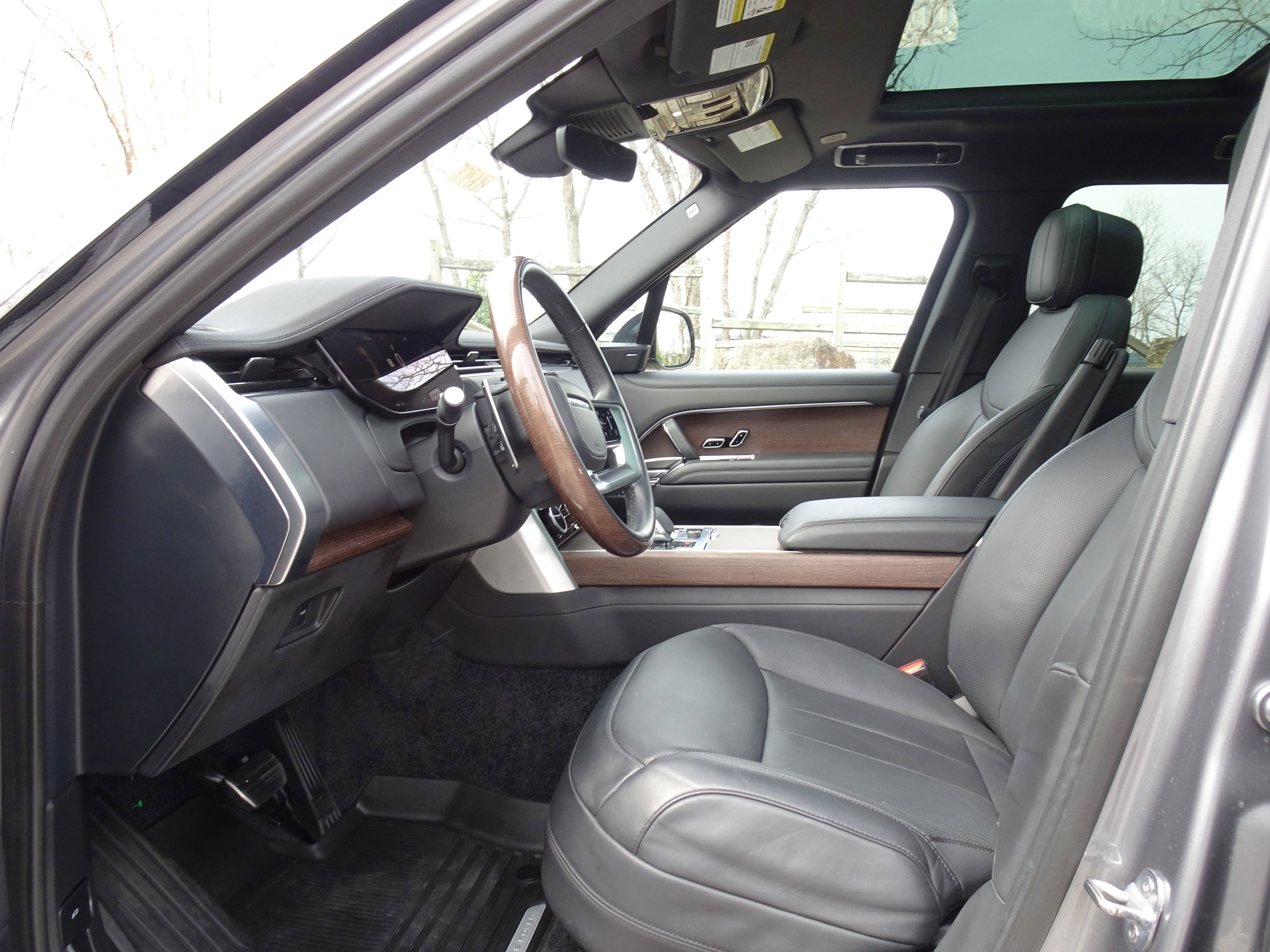 Certified 2023 Land Rover Range Rover SE image 2