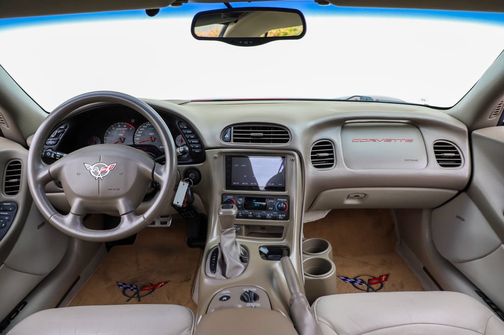 Used 2003 Chevrolet Corvette Coupe w/ Preferred Equipment Group RWD image 2