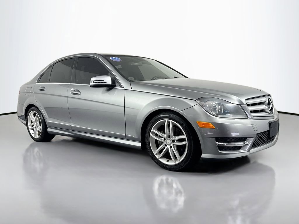 Used 2014 Mercedes-Benz C 250 Sedan image 3