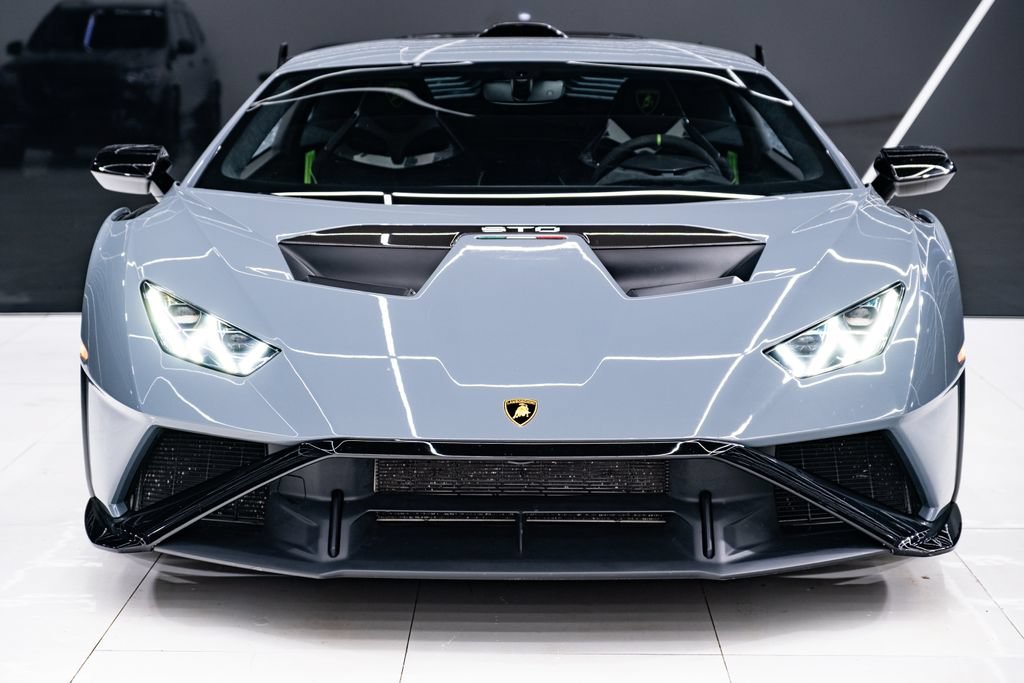 Used 2023 Lamborghini Huracan STO RWD image 5