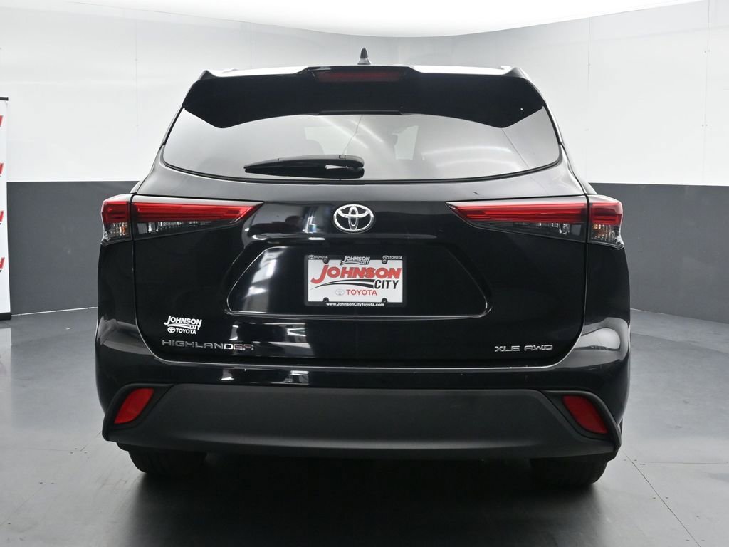 Used 2023 Toyota Highlander XLE AWD/4WD image 8