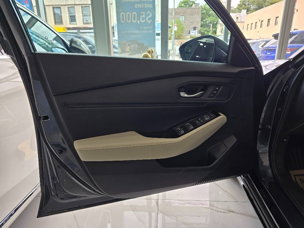 Used 2025 Honda Accord Touring image 8