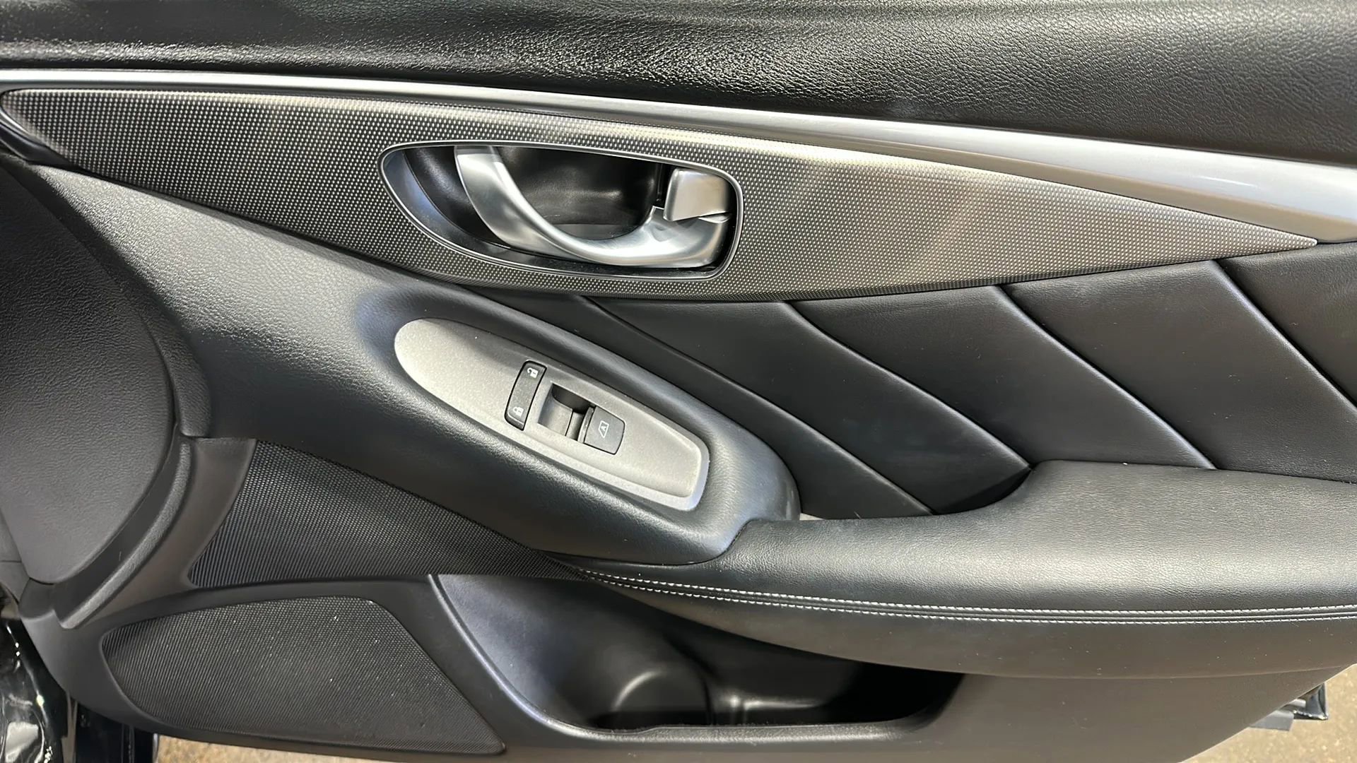 Used 2018 INFINITI Q50 Sport image 17