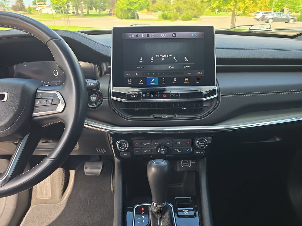 Used 2022 Jeep Compass High Altitude AWD/4WD image 19