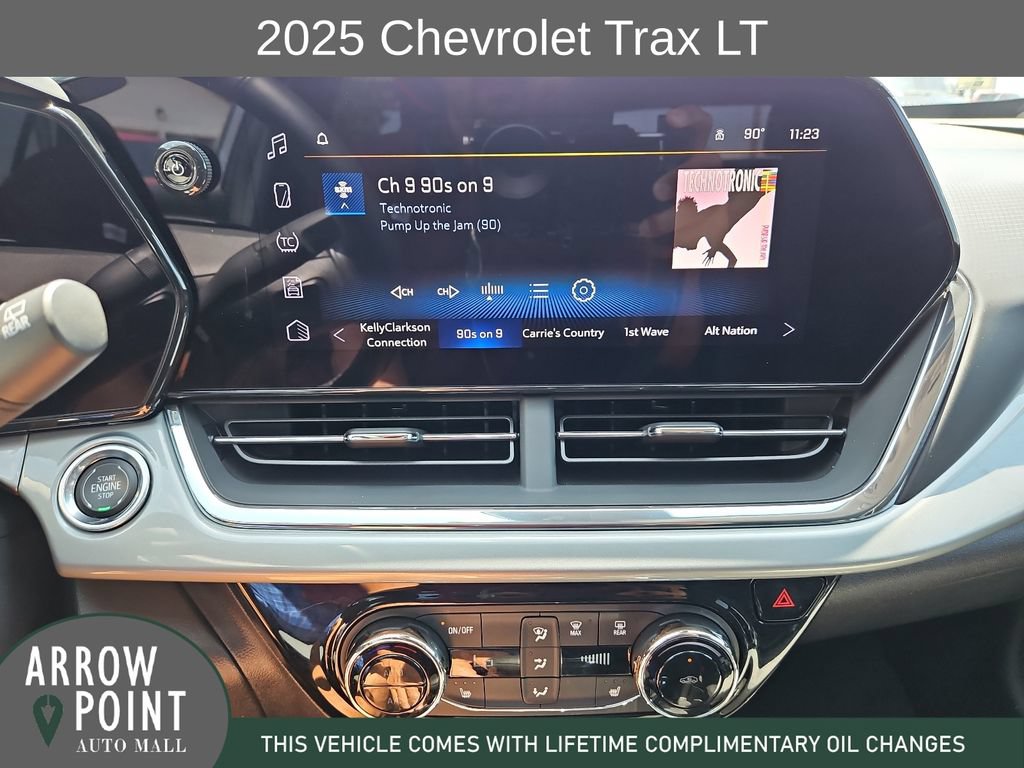Used 2025 Chevrolet Trax LT w/ LT Convenience Package FWD image 25