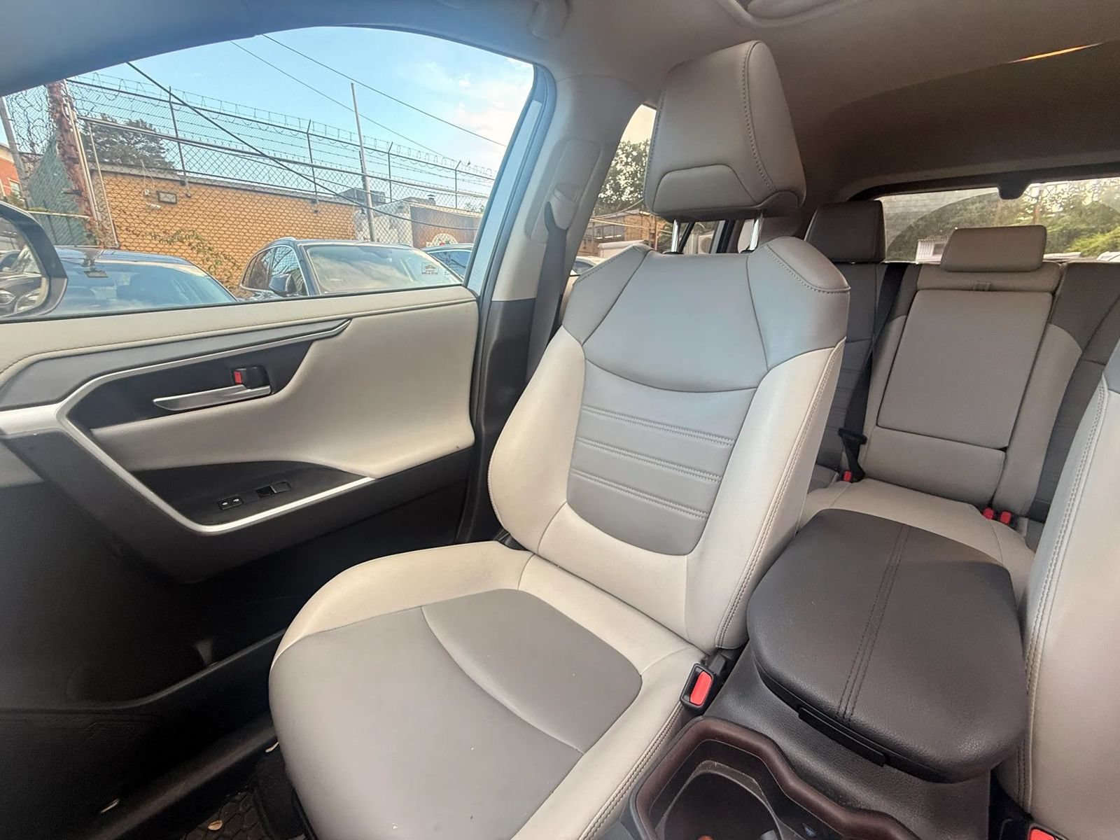 Used 2019 Toyota RAV4 Limited AWD/4WD image 14