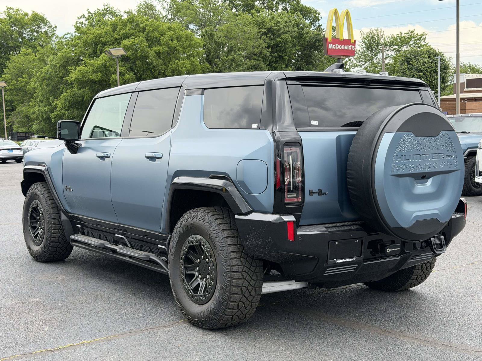 Used 2024 GMC Hummer EV 3X w/ Omega Edition AWD/4WD image 3