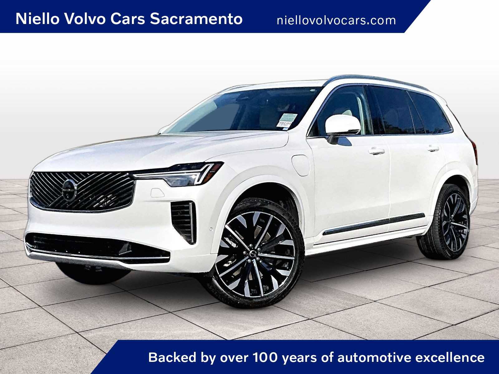 Used 2025 Volvo XC90 T8 Ultra w/ Protection Package Premier AWD/4WD image 1