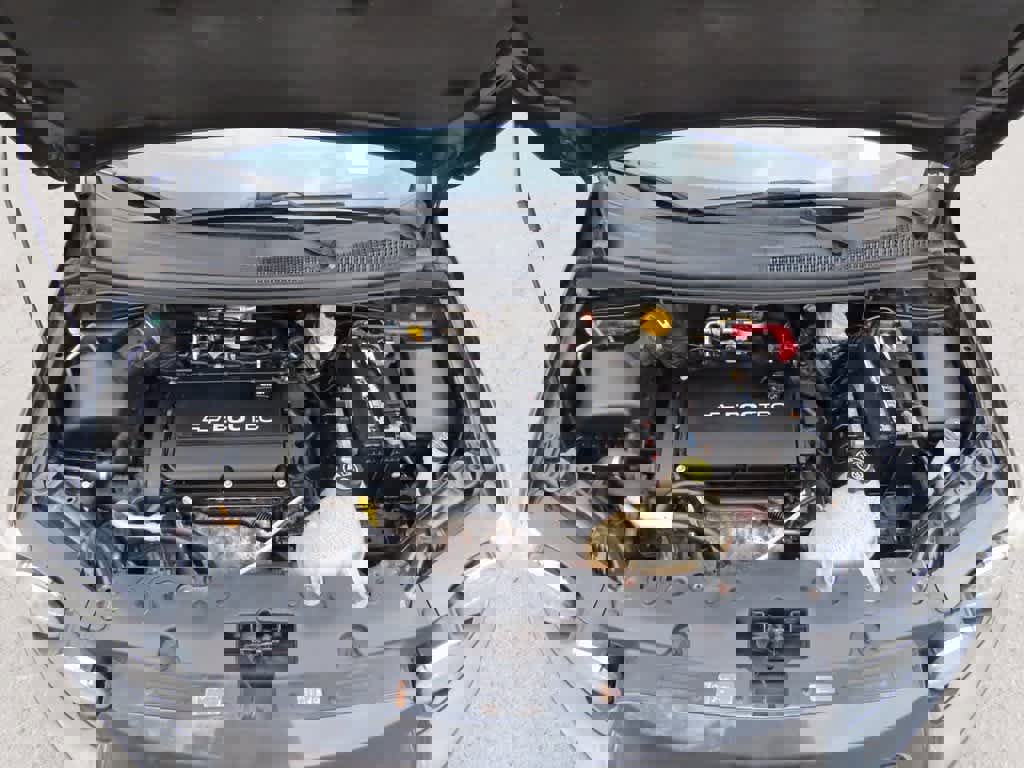 Used 2014 Chevrolet Sonic LT image 9