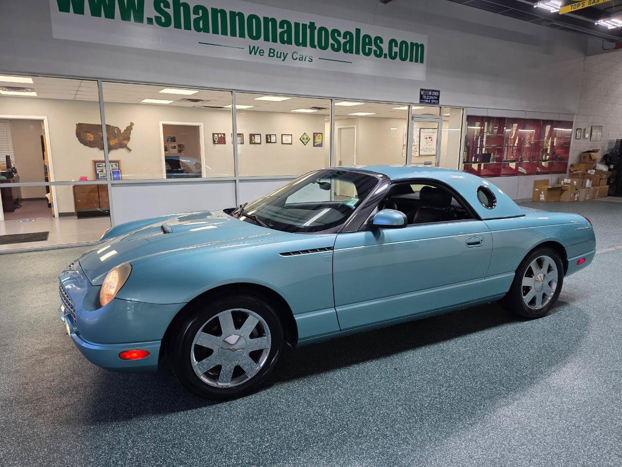 Used 2002 Ford Thunderbird RWD image 2