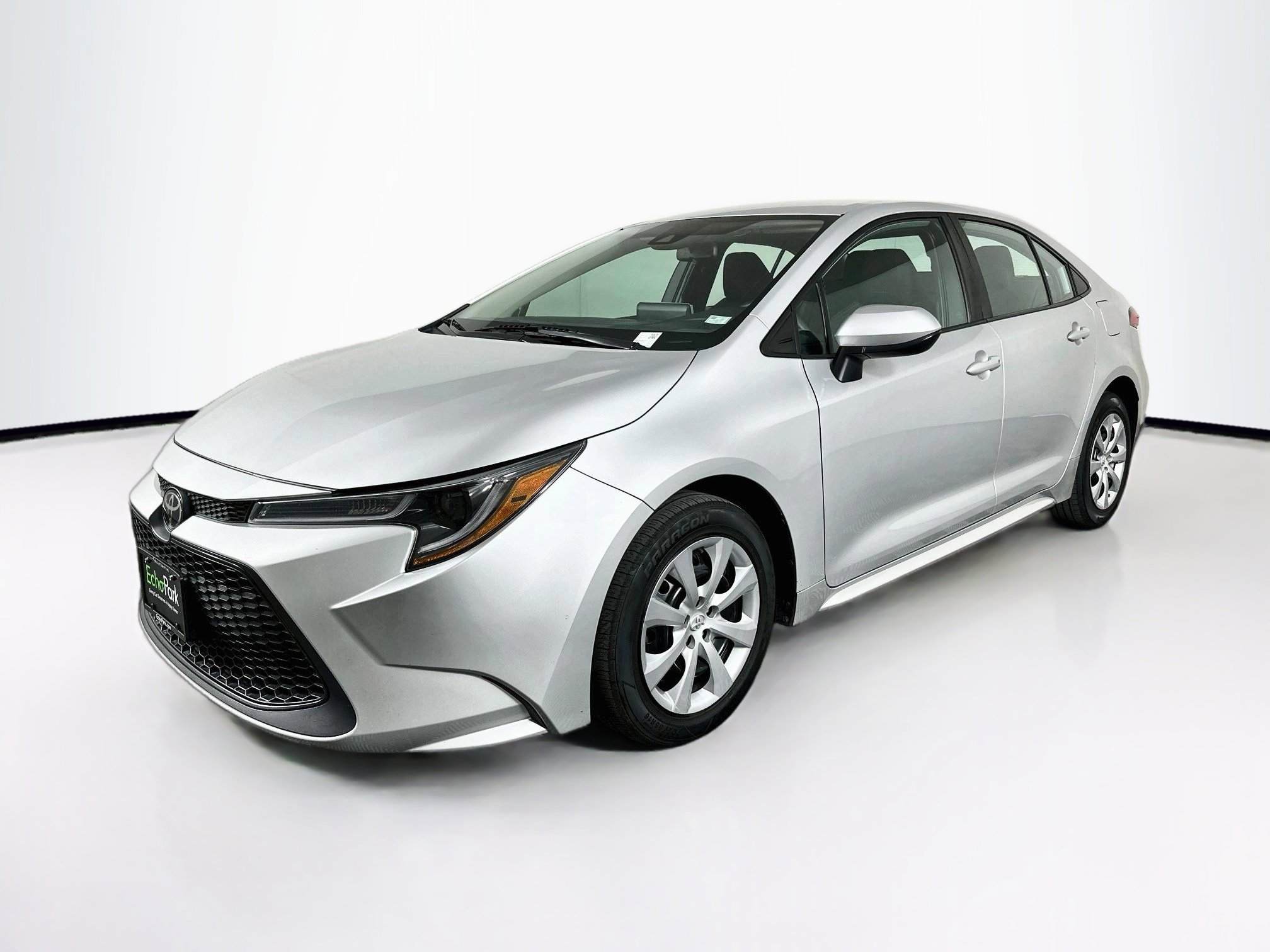 Used 2021 Toyota Corolla LE FWD image 3