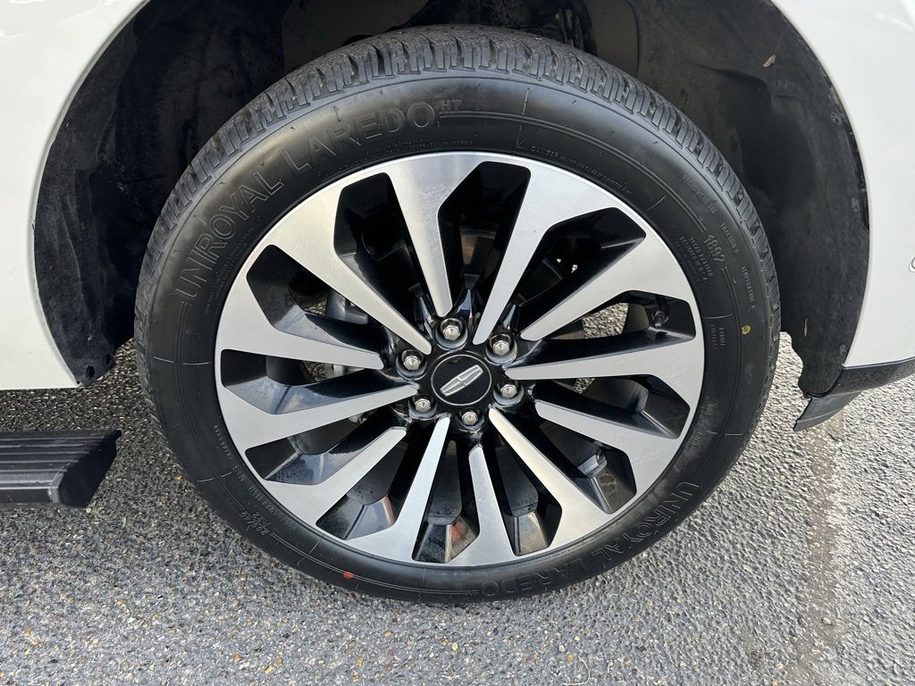 Used 2022 Lincoln Navigator Reserve image 26