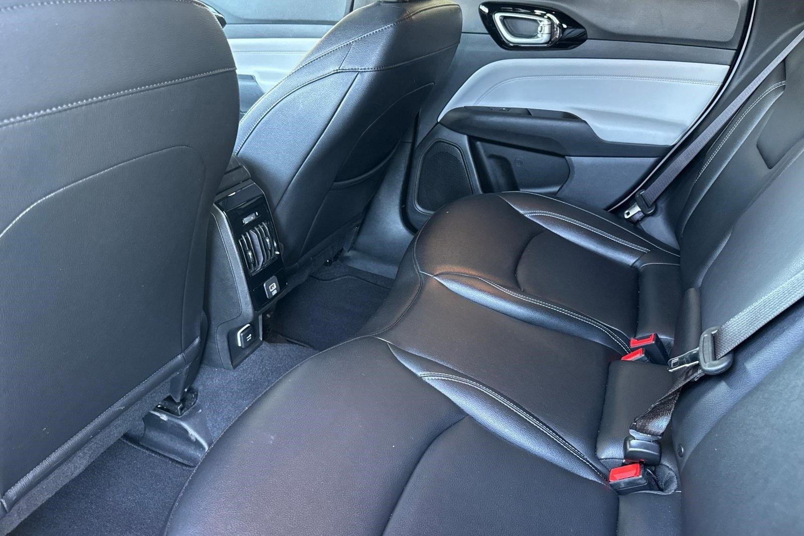 Used 2025 Jeep Compass Limited image 27