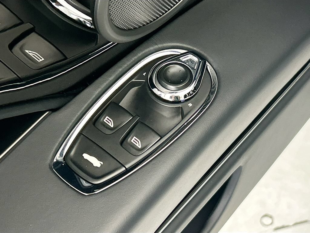 Used 2023 Aston Martin DB11 Coupe RWD image 22