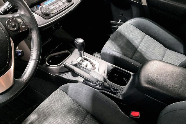 Used 2016 Toyota RAV4 XLE AWD/4WD image 22
