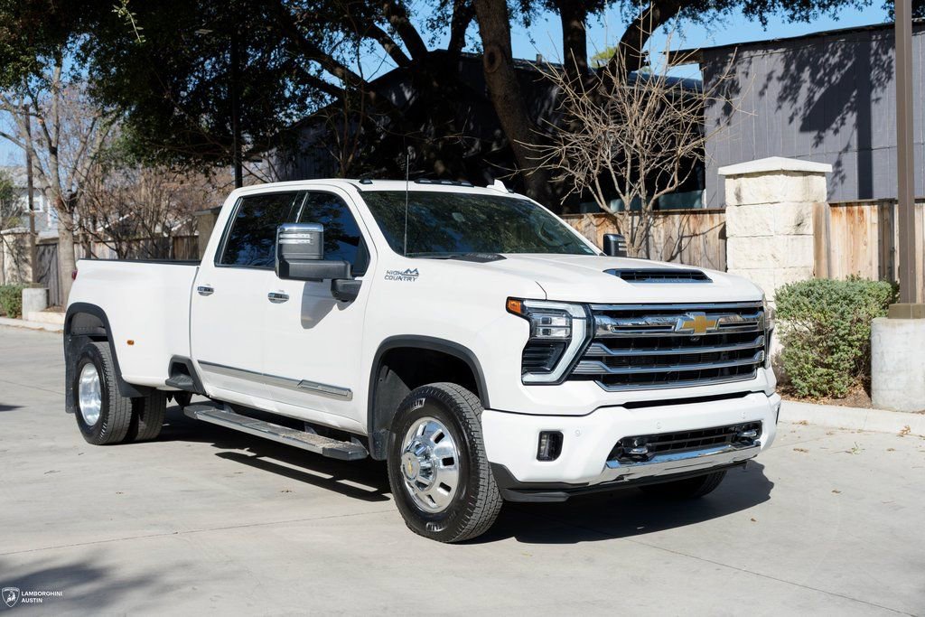 Used 2024 Chevrolet Silverado 3500 High Country w/ High Country Premium Package AWD/4WD image 5