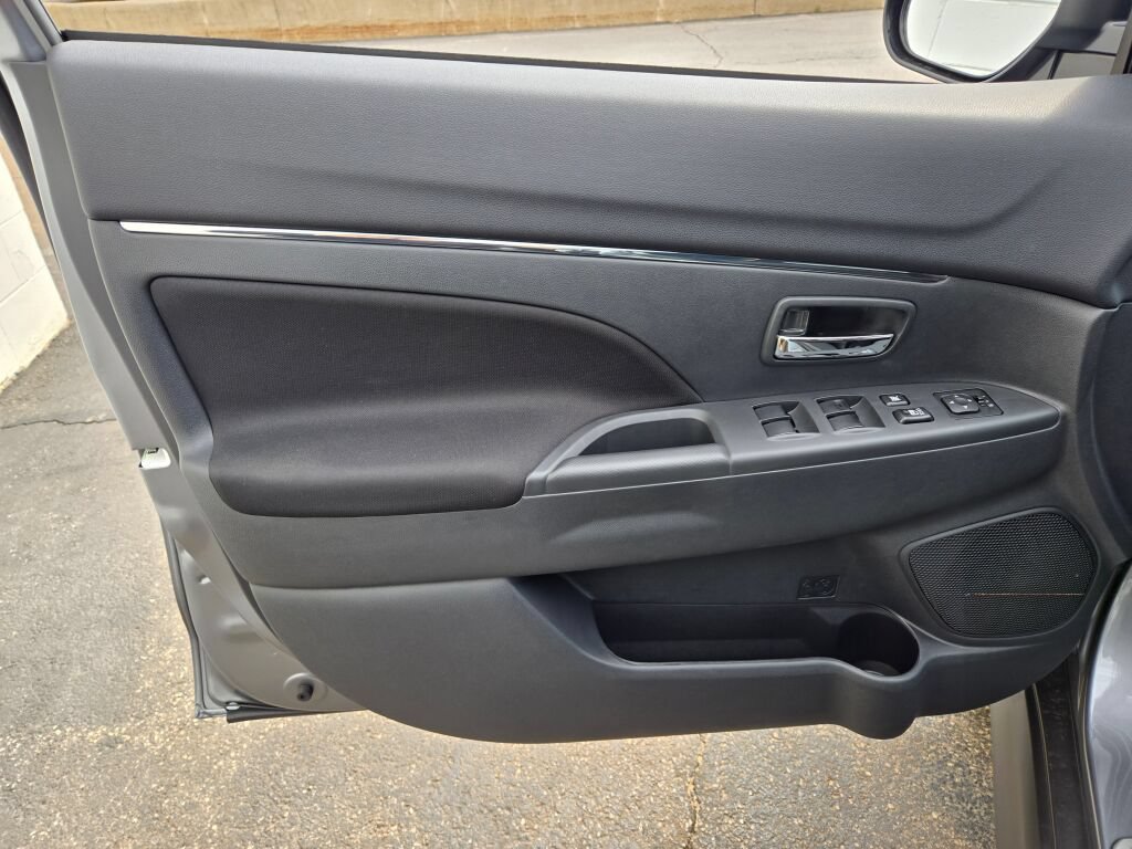 Used 2026 Mitsubishi Outlander Sport ES AWD/4WD image 17