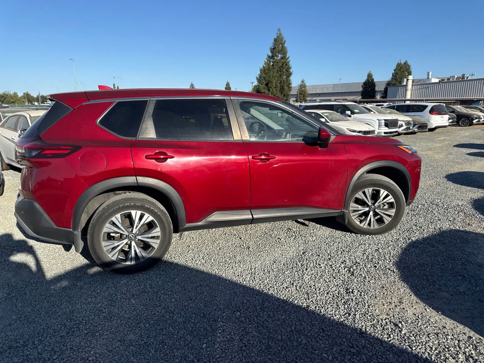 Used 2023 Nissan Rogue SV FWD image 4