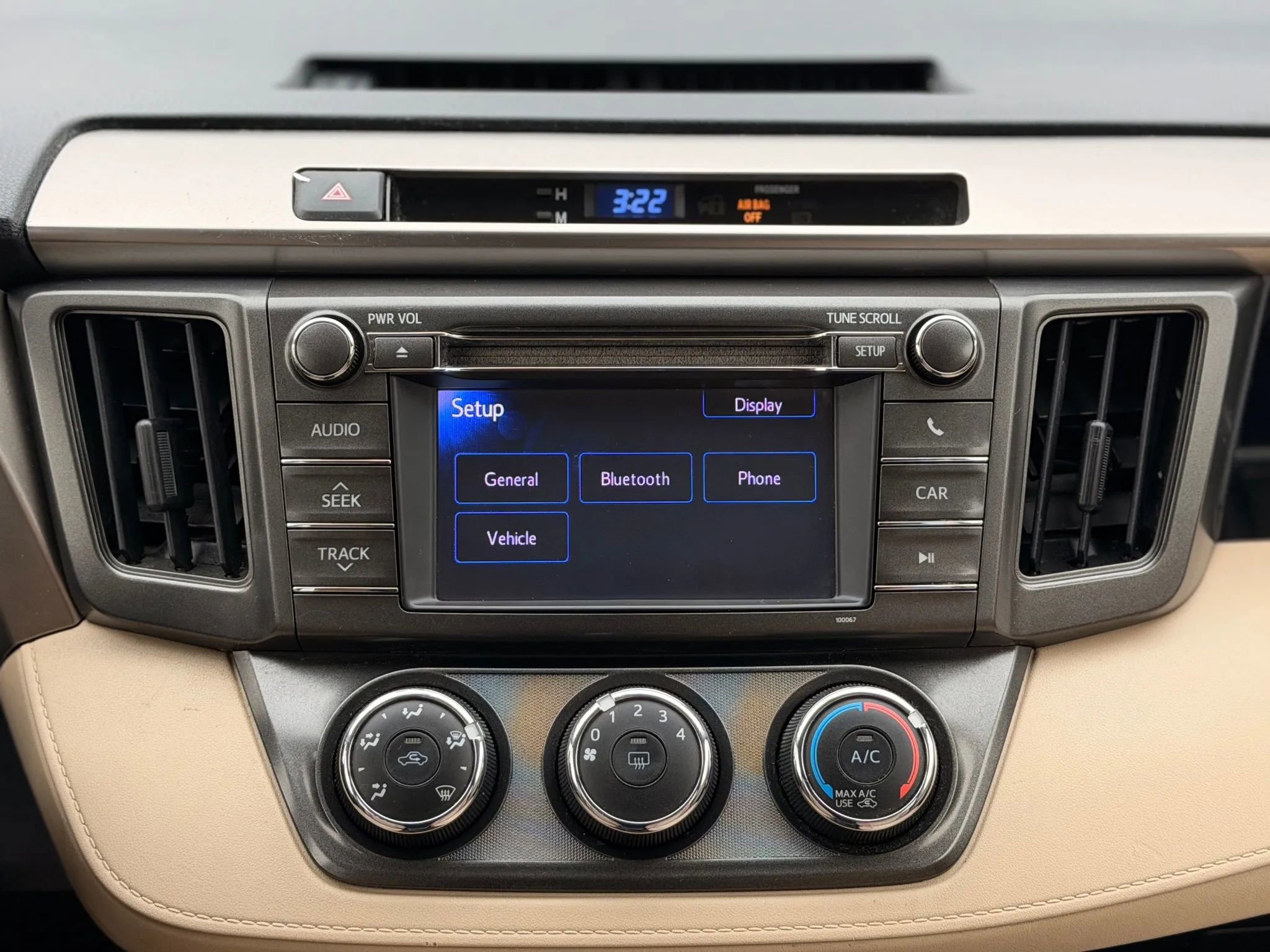 Used 2013 Toyota RAV4 LE image 27