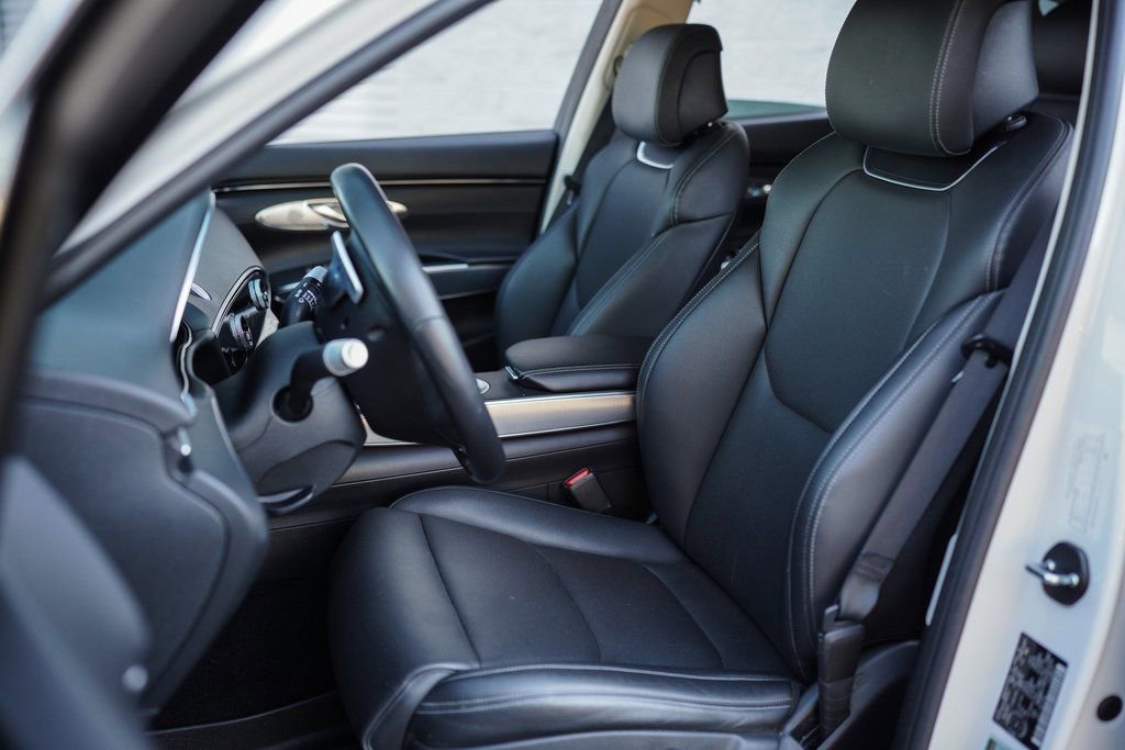 Used 2023 Genesis GV70 2.5T Select image 23