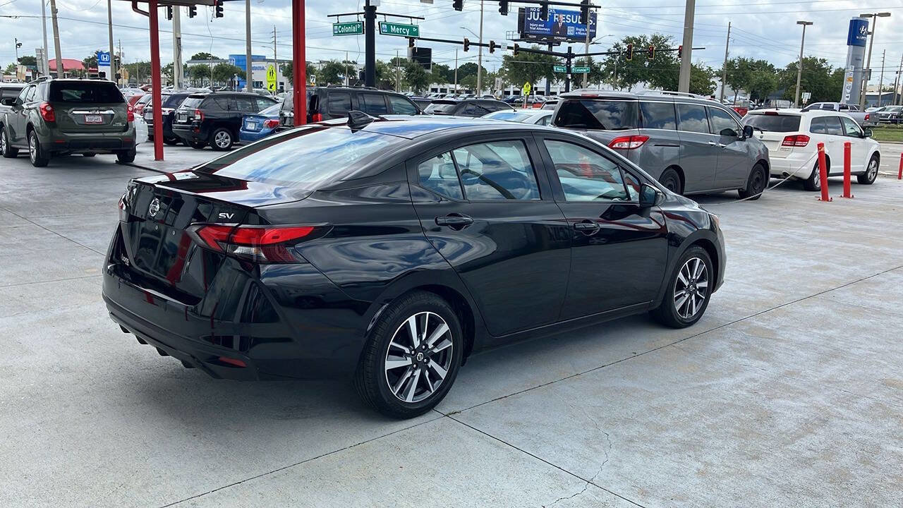 Used 2021 Nissan Versa SV image 2