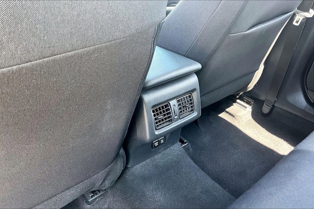 Used 2025 Toyota Camry SE FWD image 10
