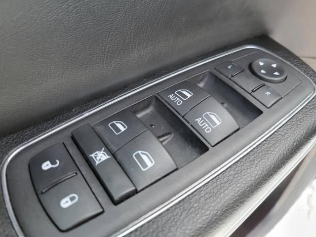 Used 2023 Chrysler 300 Touring L w/ Popular Equipment Group AWD/4WD image 15