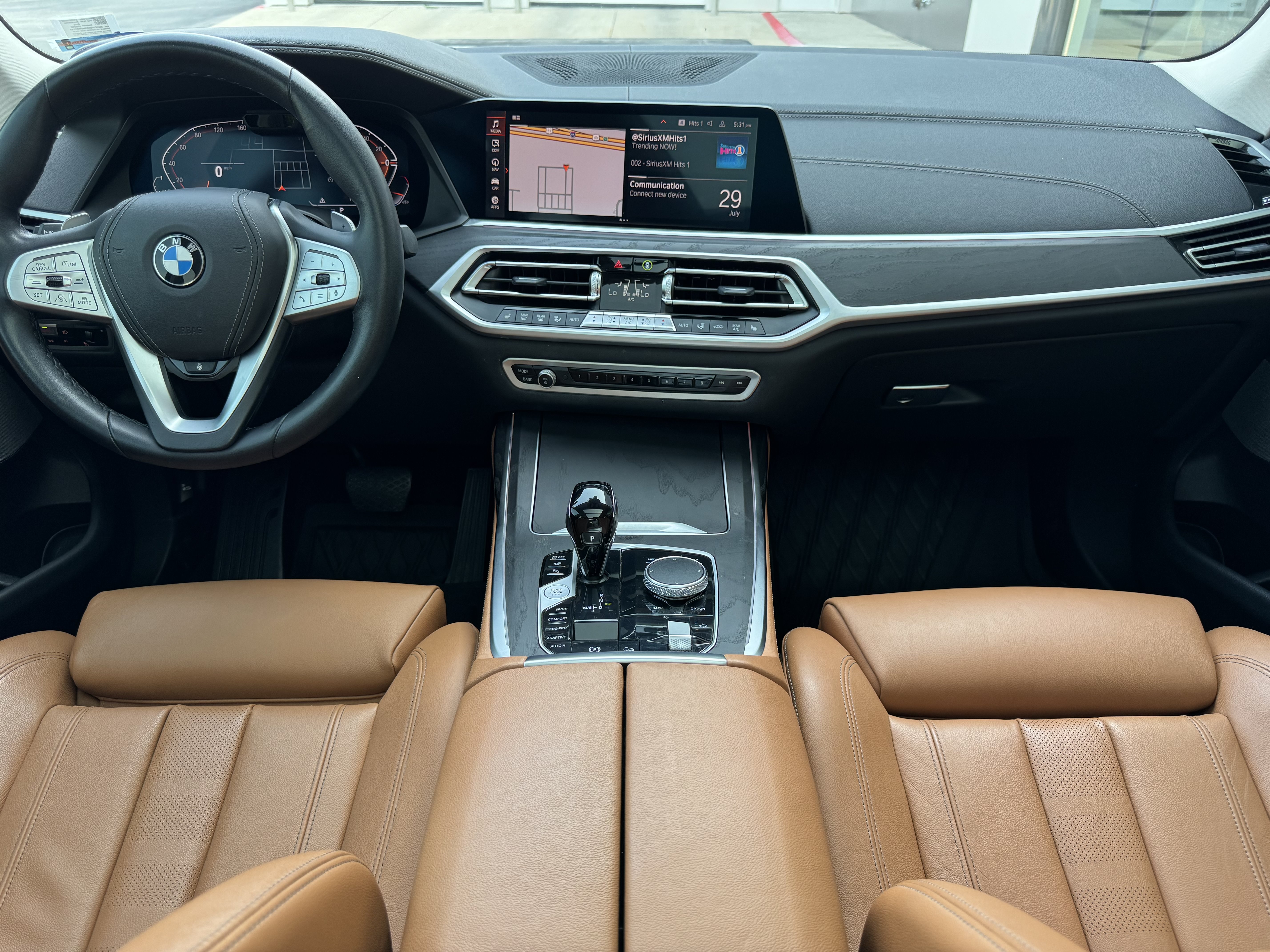 Used 2022 BMW X7 xDrive40i w/ Premium Package AWD/4WD image 4