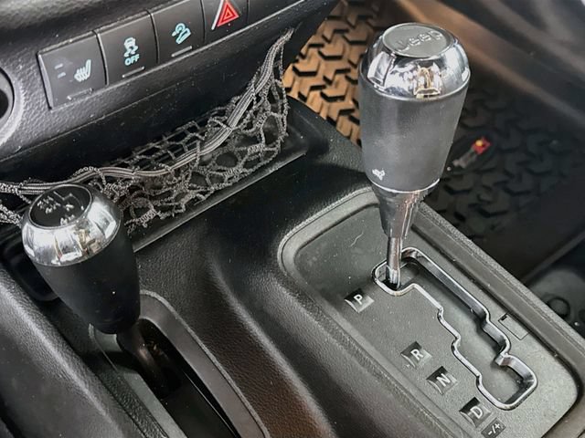 Used 2013 Jeep Wrangler Unlimited Sahara w/ Connectivity Group AWD/4WD image 19