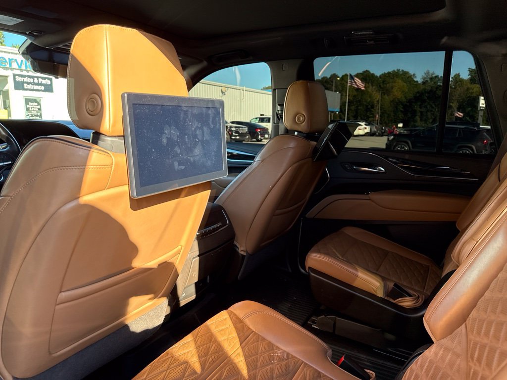 Used 2022 Cadillac Escalade Sport w/ LPO, ONYX Package RWD image 7
